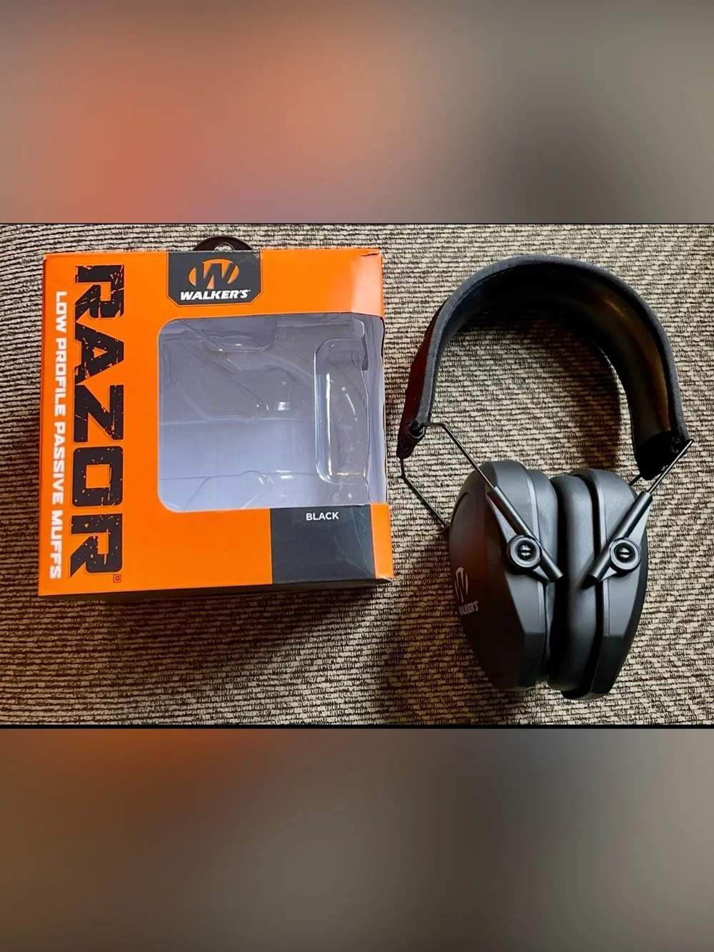 Walker's Razor Slim Passive Earmuffs - Picture 2 of 6